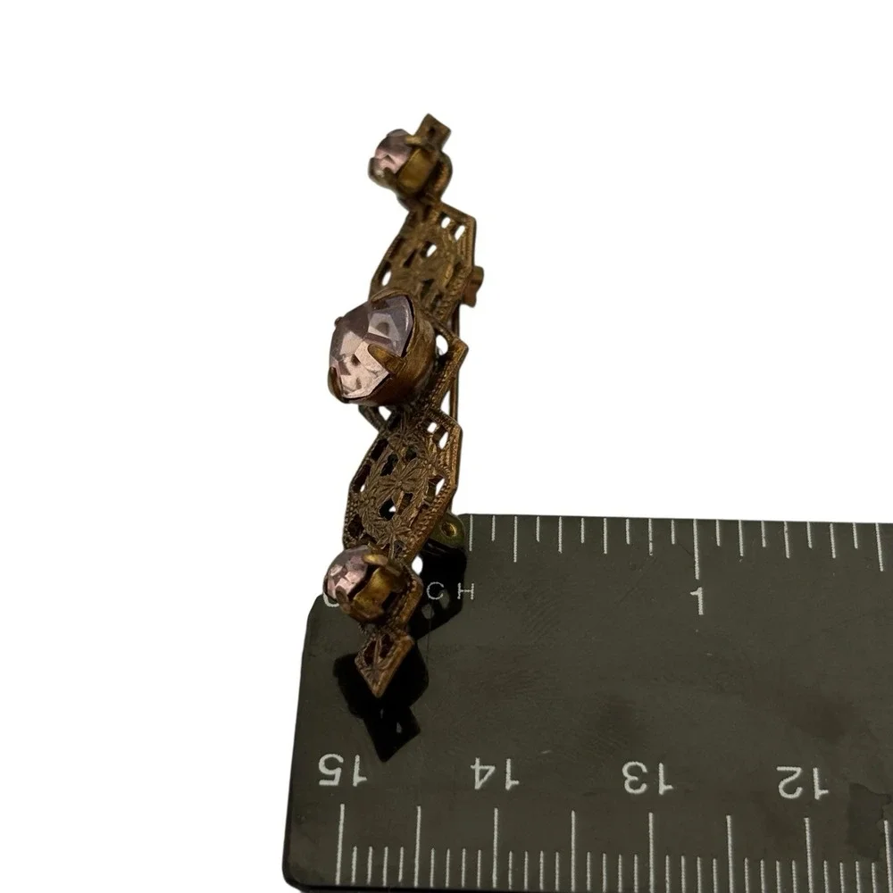 Vintage Brooch Pin Gold Tone Filigree Purple Rhinestones Victorian‎ Dainty 2